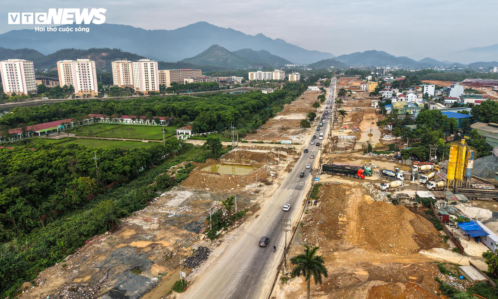 Hiện trạng cao tốc 5.200 tỷ đồng nối Đại lộ Thăng Long trước ngày thông tuyến - Ảnh 1