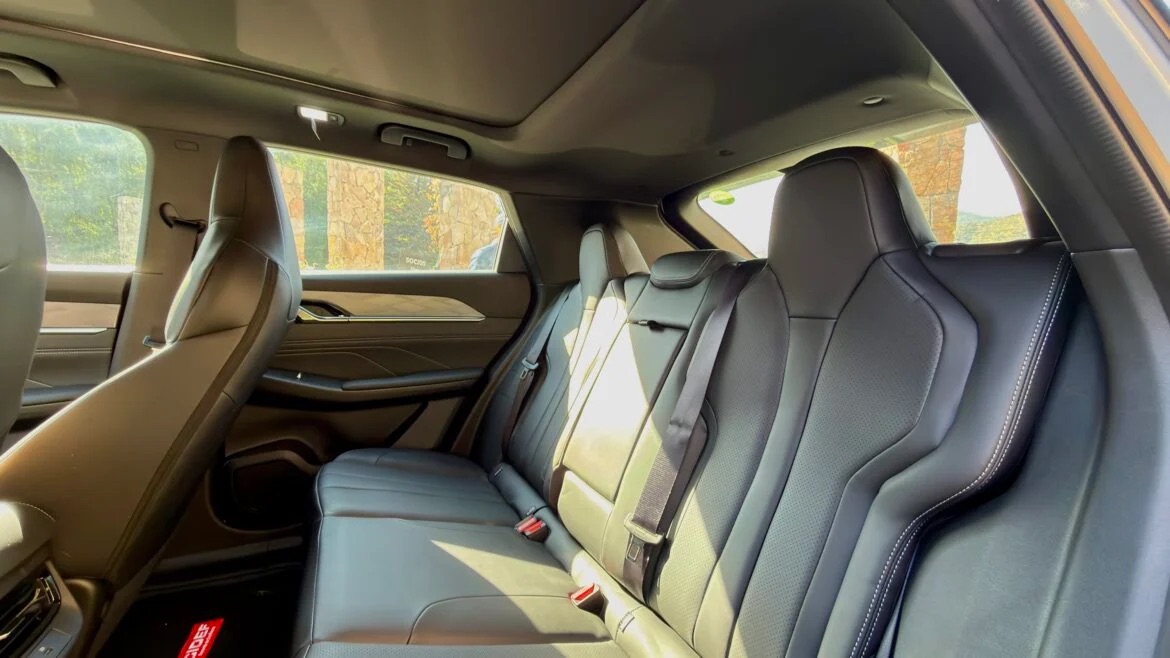 Thêm 3 ô tô điện mới rục rịch về Việt Nam: SUV cùng cỡ Tucson, Creta, sedan có cửa cánh chim, màn hình lật như siêu xe - Ảnh 5