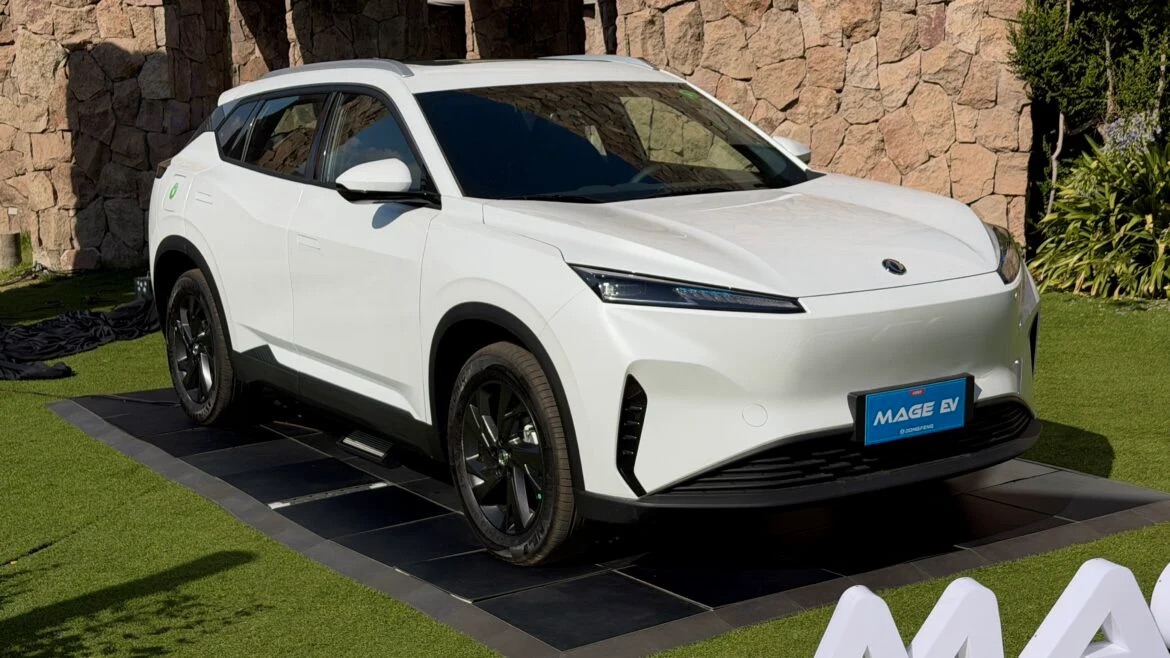Thêm 3 ô tô điện mới rục rịch về Việt Nam: SUV cùng cỡ Tucson, Creta, sedan có cửa cánh chim, màn hình lật như siêu xe - Ảnh 2