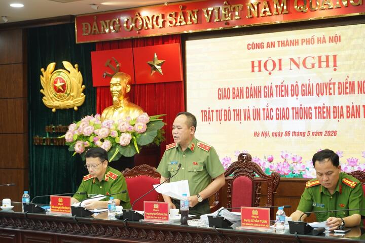 Hà Nội siết 'điểm nghẽn' đô thị, kiên quyết xử lý trách nhiệm người đứng đầu - Ảnh 1