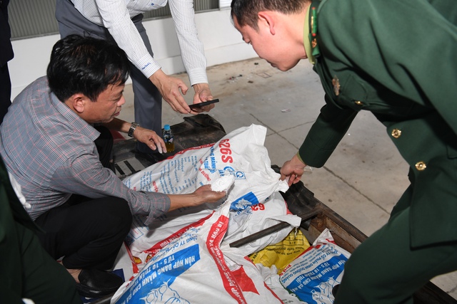 300 cảnh sát phá đại án chấn động, cầm đầu đường dây tội phạm là Tiến sĩ-Trưởng khoa Dược Trần Phi Hùng - Ảnh 2