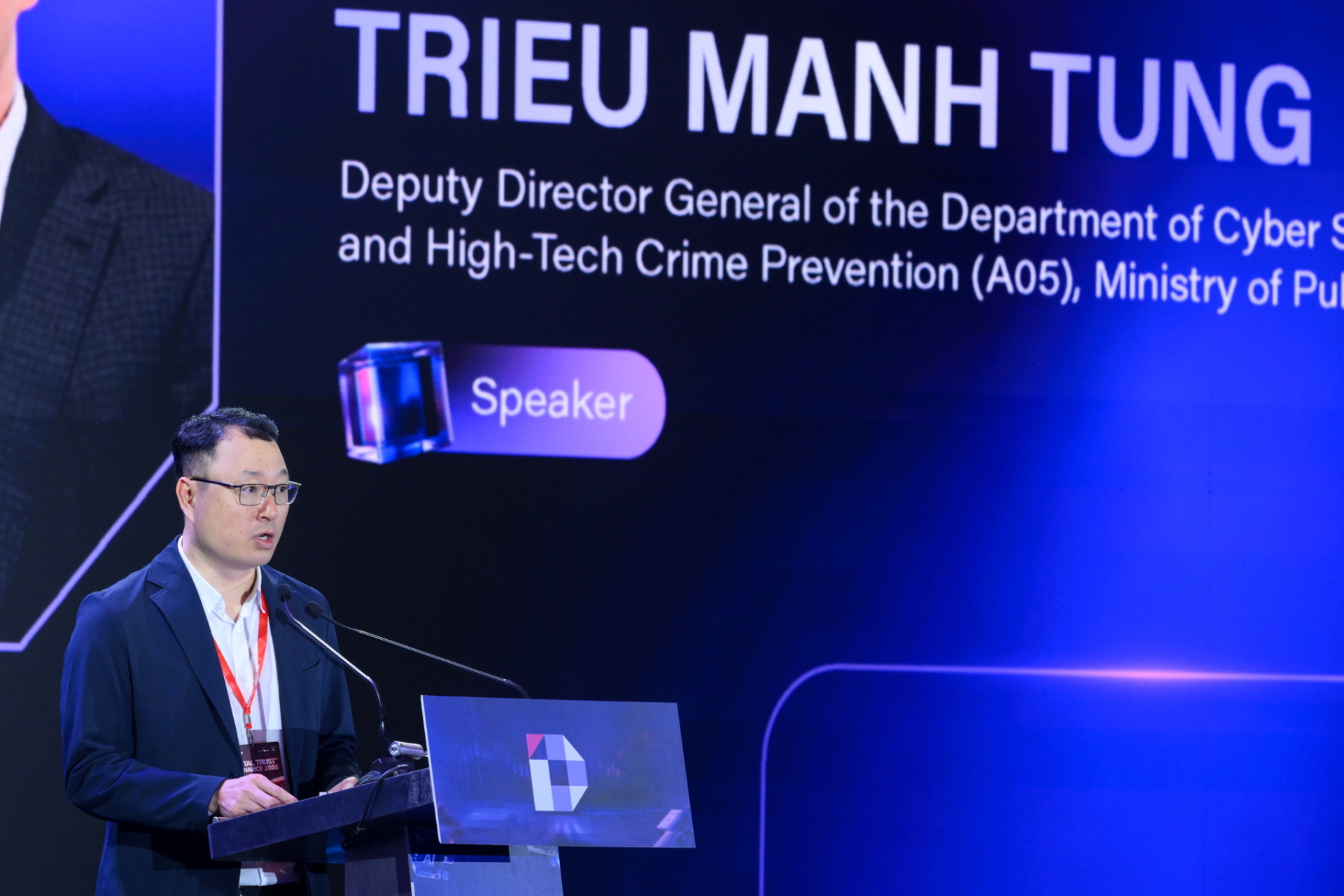 Tài khoản đã xác thực khuôn mặt, vì sao người dân vẫn mất tiền? Thượng tá Công an đưa ra câu trả lời - Ảnh 1