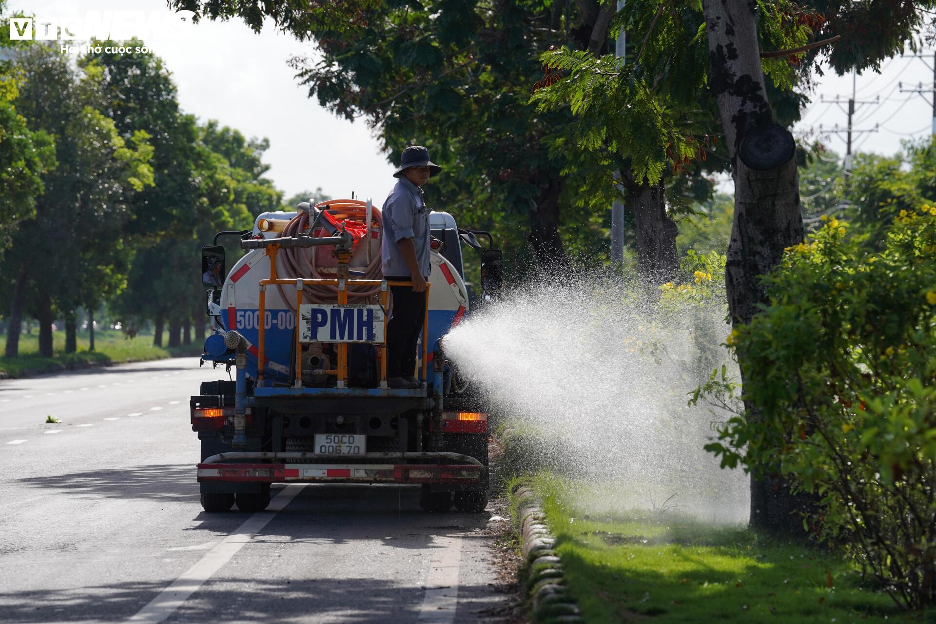 Cận cảnh đại lộ lớn nhất phía Nam TP.HCM dự kiến xây thêm đường trên cao - Ảnh 8