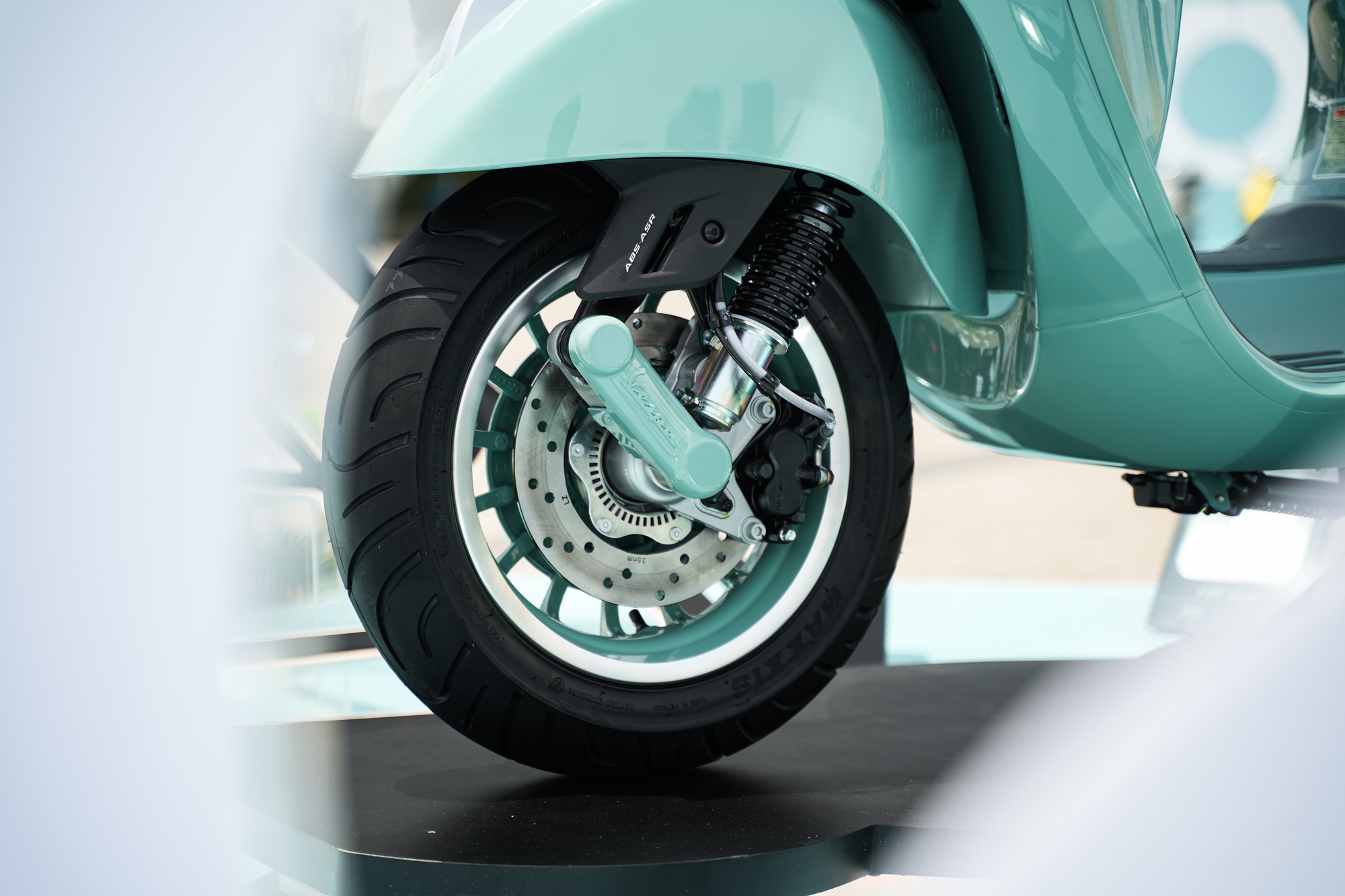 Vespa ra mắt bộ sưu tập 80 năm tại Việt Nam: Giá từ 106,5 triệu đồng, màu lấy cảm hứng từ 1946, Sprint lần đầu dùng máy 180cc - Ảnh 8