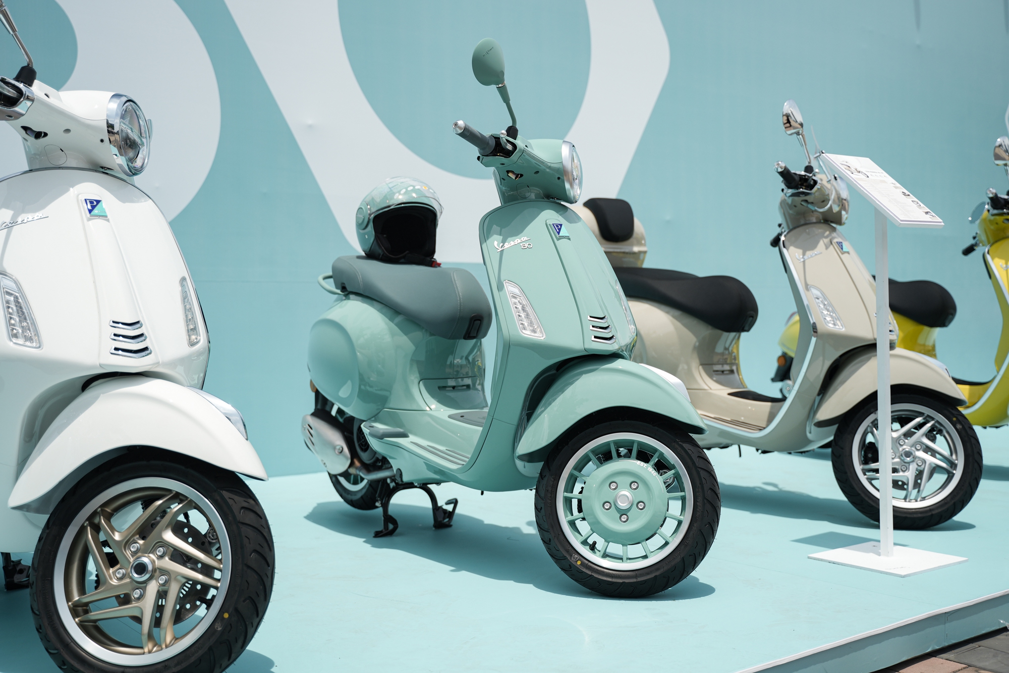 Vespa ra mắt bộ sưu tập 80 năm tại Việt Nam: Giá từ 106,5 triệu đồng, màu lấy cảm hứng từ 1946, Sprint lần đầu dùng máy 180cc - Ảnh 14