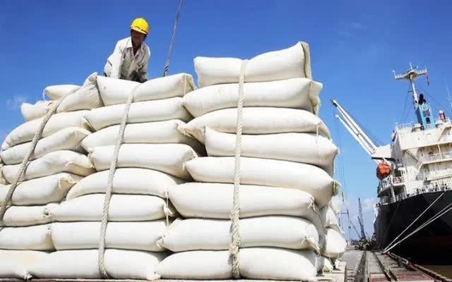 Cà phê, gạo đồng loạt tăng giá - Ảnh 1