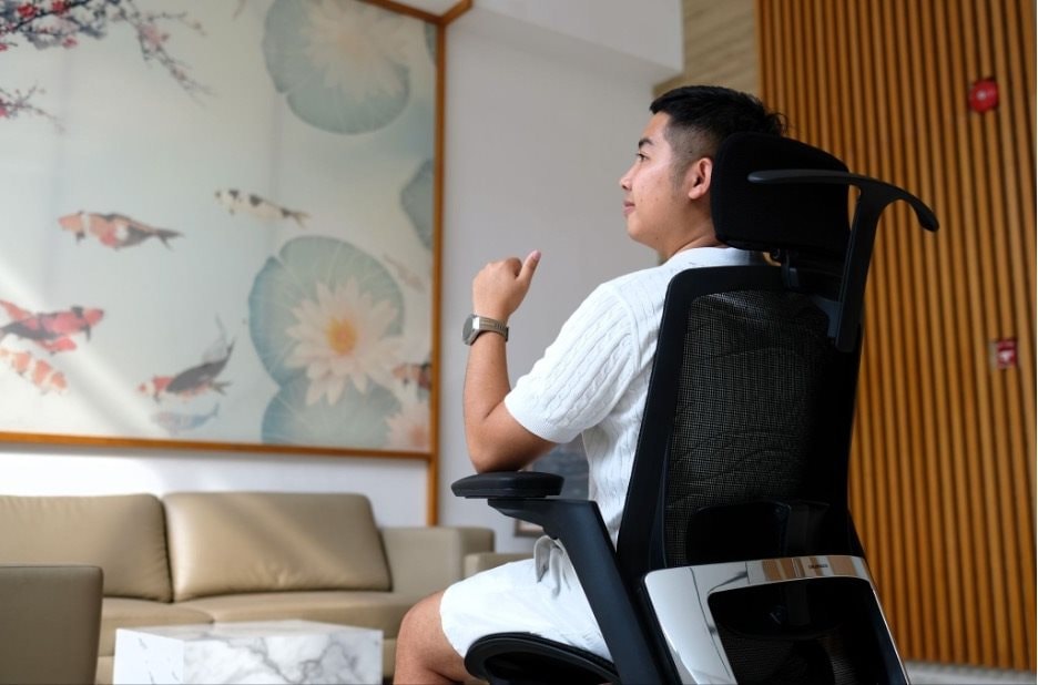 Trải nghiệm ghế công thái học Finora - Okamura: thời trang, nhiều tính năng xịn nhưng không dành cho số đông - Ảnh 2