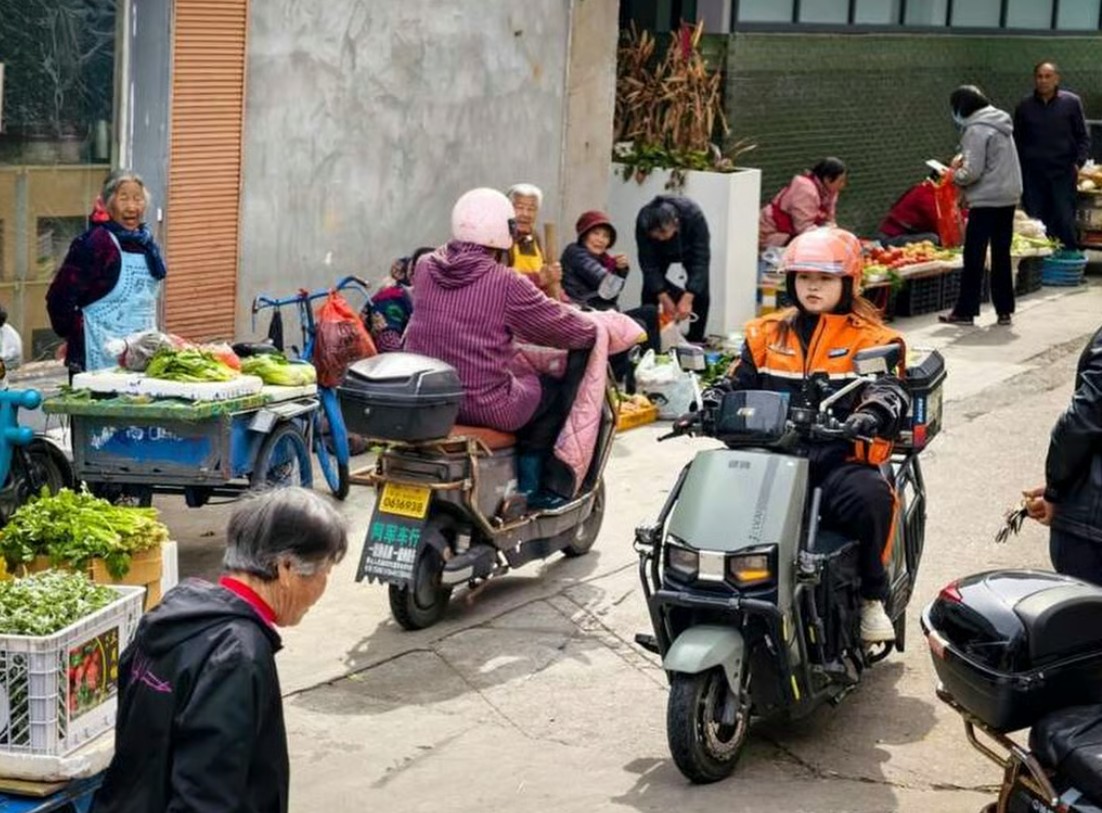Đàn ông đi nhà máy, đàn bà ra đường làm "nữ hiệp giao hàng": Làn sóng mẹ bỉm Trung Quốc đang viết lại luật chơi của ngành ship đồ ăn - Ảnh 2
