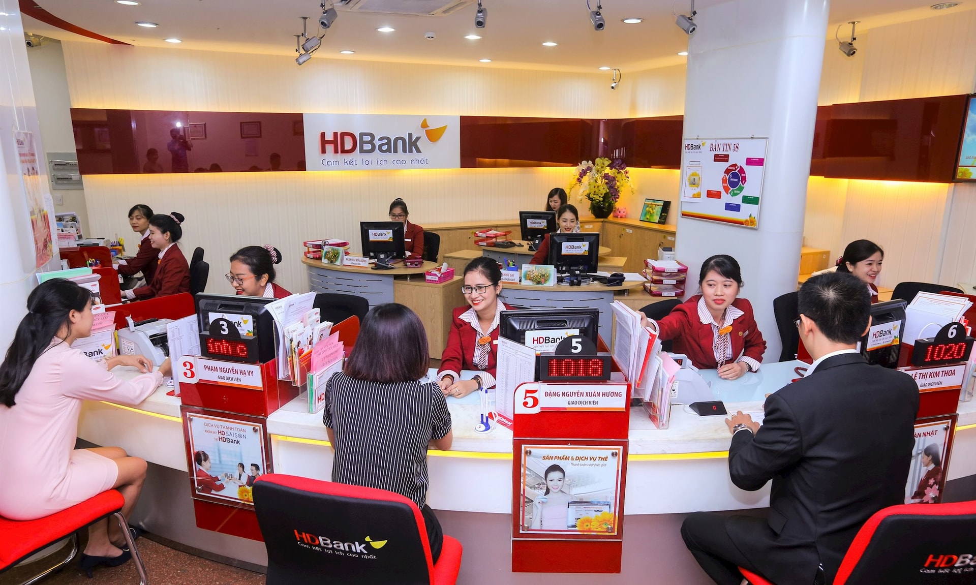Vietcap: HDBank đặt mục tiêu IPO công ty chứng khoán vào tháng 9/2026, tỷ lệ an toàn vốn cao nhất nhóm ngân hàng niêm yết - Ảnh 1