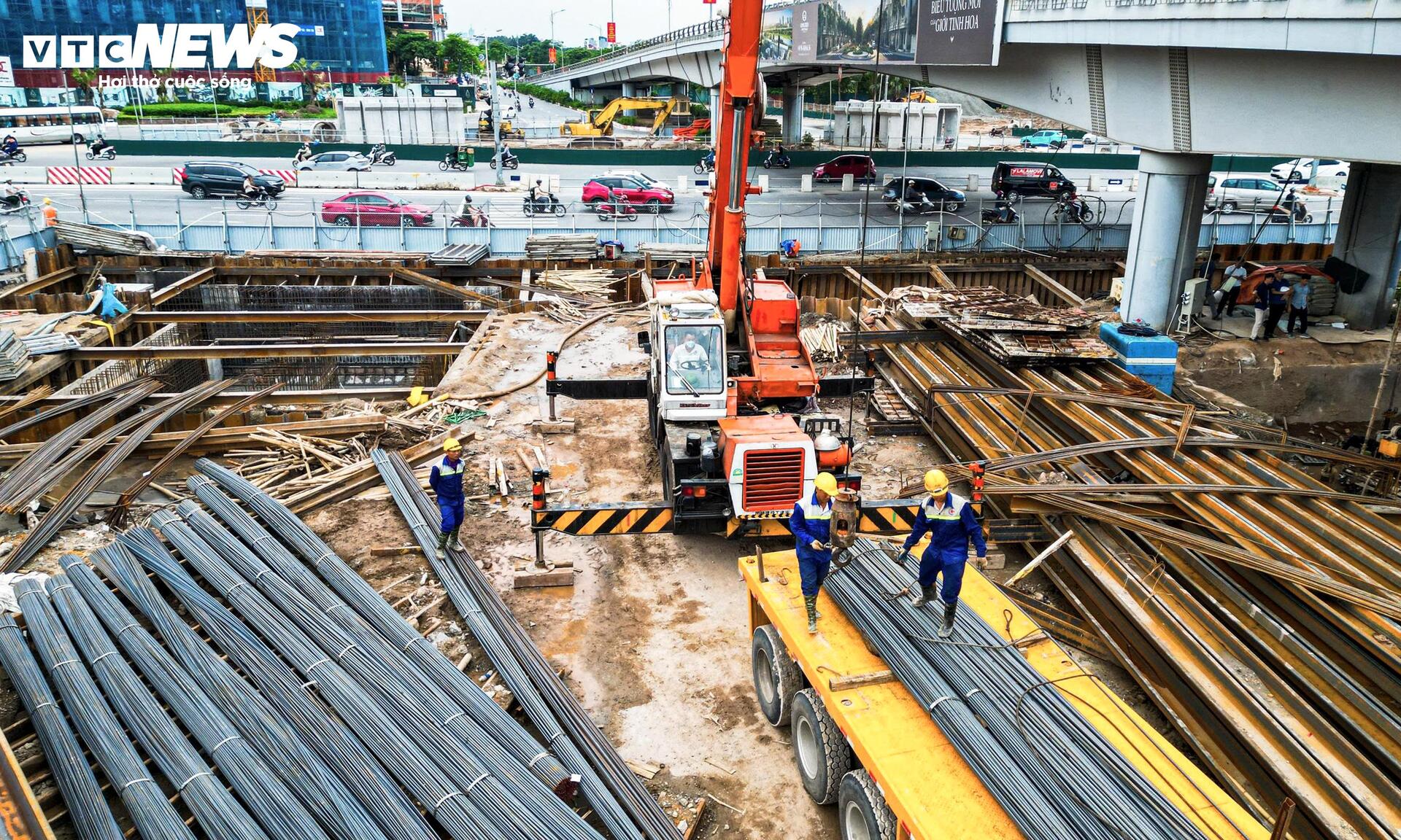 Công trường hầm chui gần 750 tỷ đồng dưới nút giao đông đúc phía Đông Hà Nội - Ảnh 4