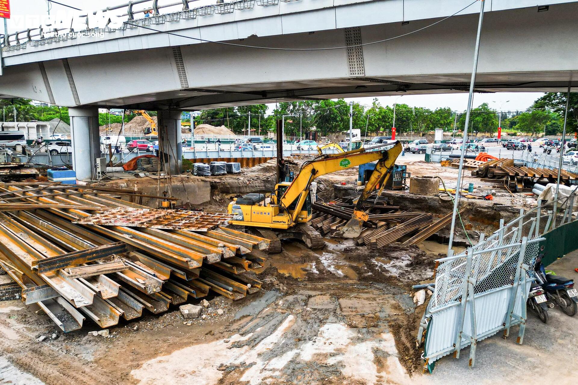 Công trường hầm chui gần 750 tỷ đồng dưới nút giao đông đúc phía Đông Hà Nội - Ảnh 6