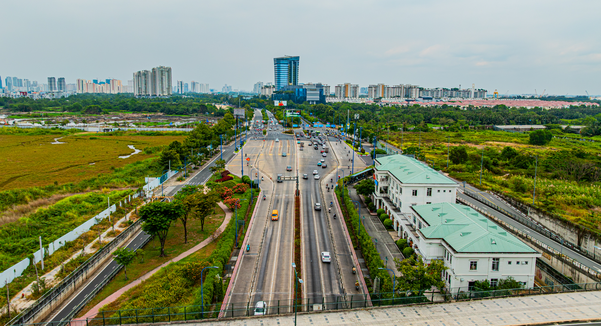 Khối bê tông nặng hơn 100.000 tấn xuyên qua lòng sông Sài Gòn, mỗi ngày ‘gánh’ hơn 300.000 ô tô, xe máy - Ảnh 5