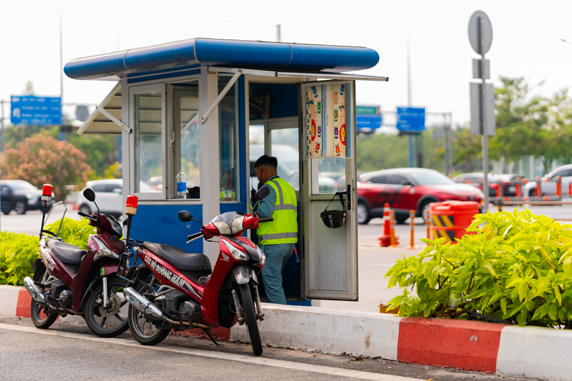 Khối bê tông nặng hơn 100.000 tấn xuyên qua lòng sông Sài Gòn, mỗi ngày ‘gánh’ hơn 300.000 ô tô, xe máy - Ảnh 7