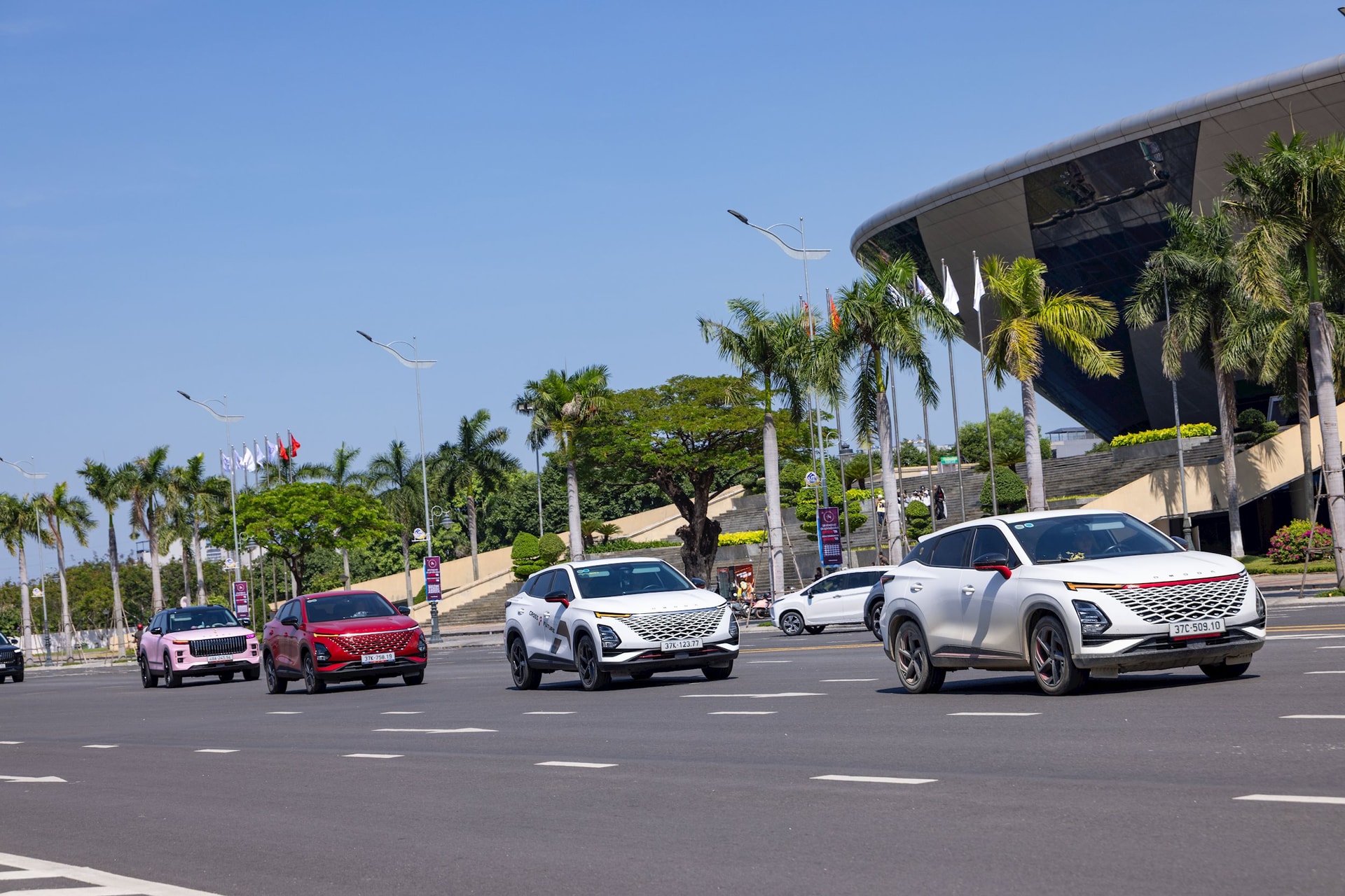 Gây dựng cộng đồng kiểu mới: Một hãng xe Trung Quốc vừa kéo 200 chủ xe cùng đi 'nhặt rác' ven biển miền Trung - Ảnh 2