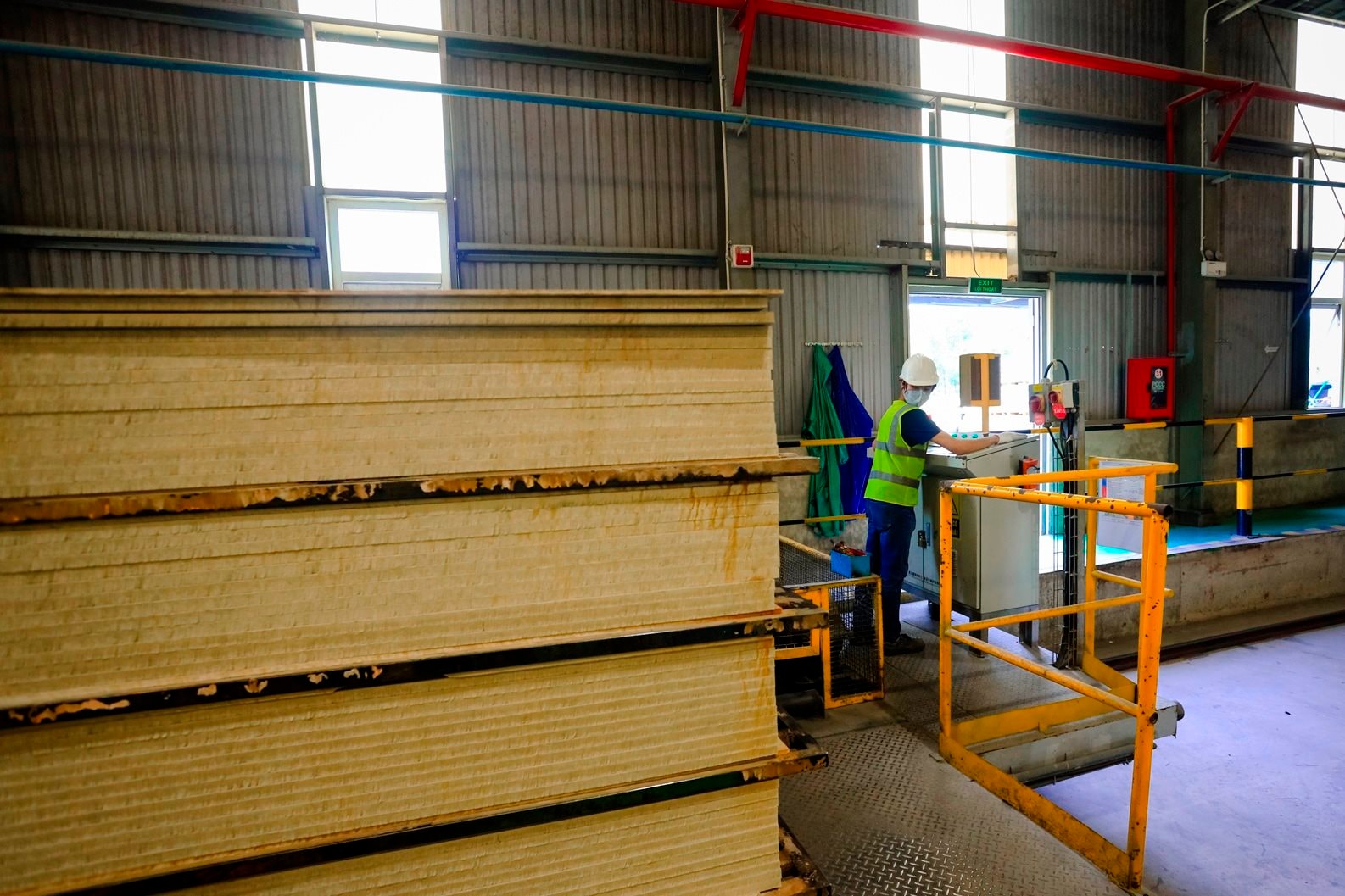 Tối ưu vận hành sản xuất hướng đến giảm phát thải trong ngành vật liệu xây dựng - bài học từ Nhà máy DURAflex Quảng Trị - Ảnh 2