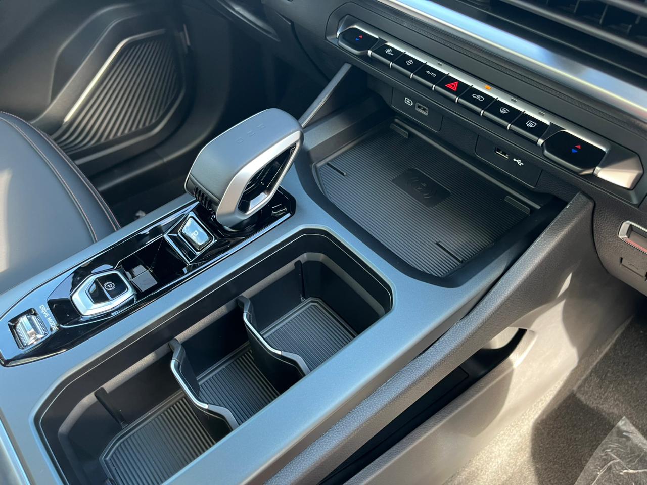 Geely Okavango sắp về Việt Nam: Giá dự kiến từ 760 triệu đồng, 7 chỗ, ngang cỡ Santa Fe, có ADAS - Ảnh 11