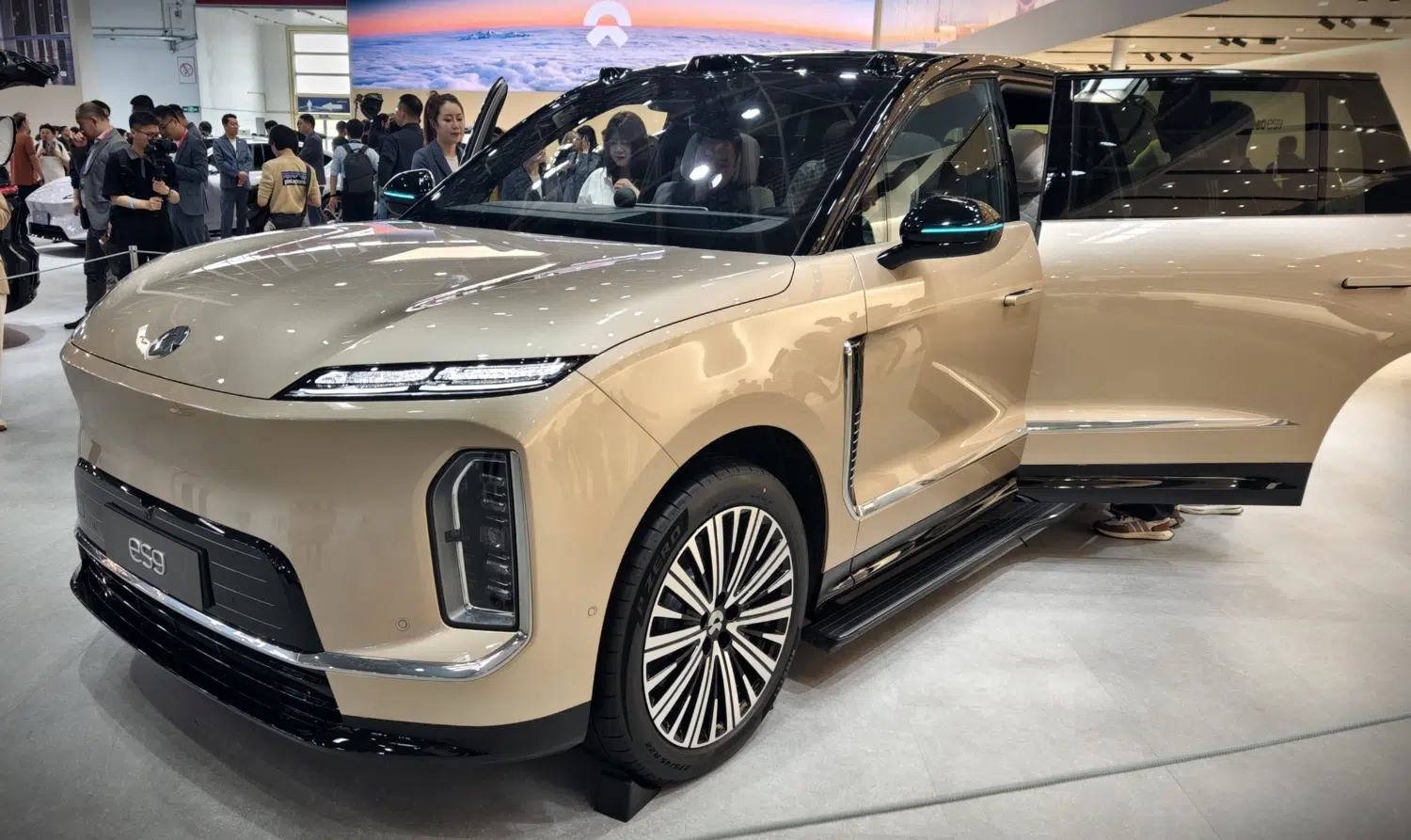 Hàng loạt SUV 'khủng' trên 5m đổ bộ, to hơn Land Cruiser, rẻ ngang Toyota Vios - Ảnh 5