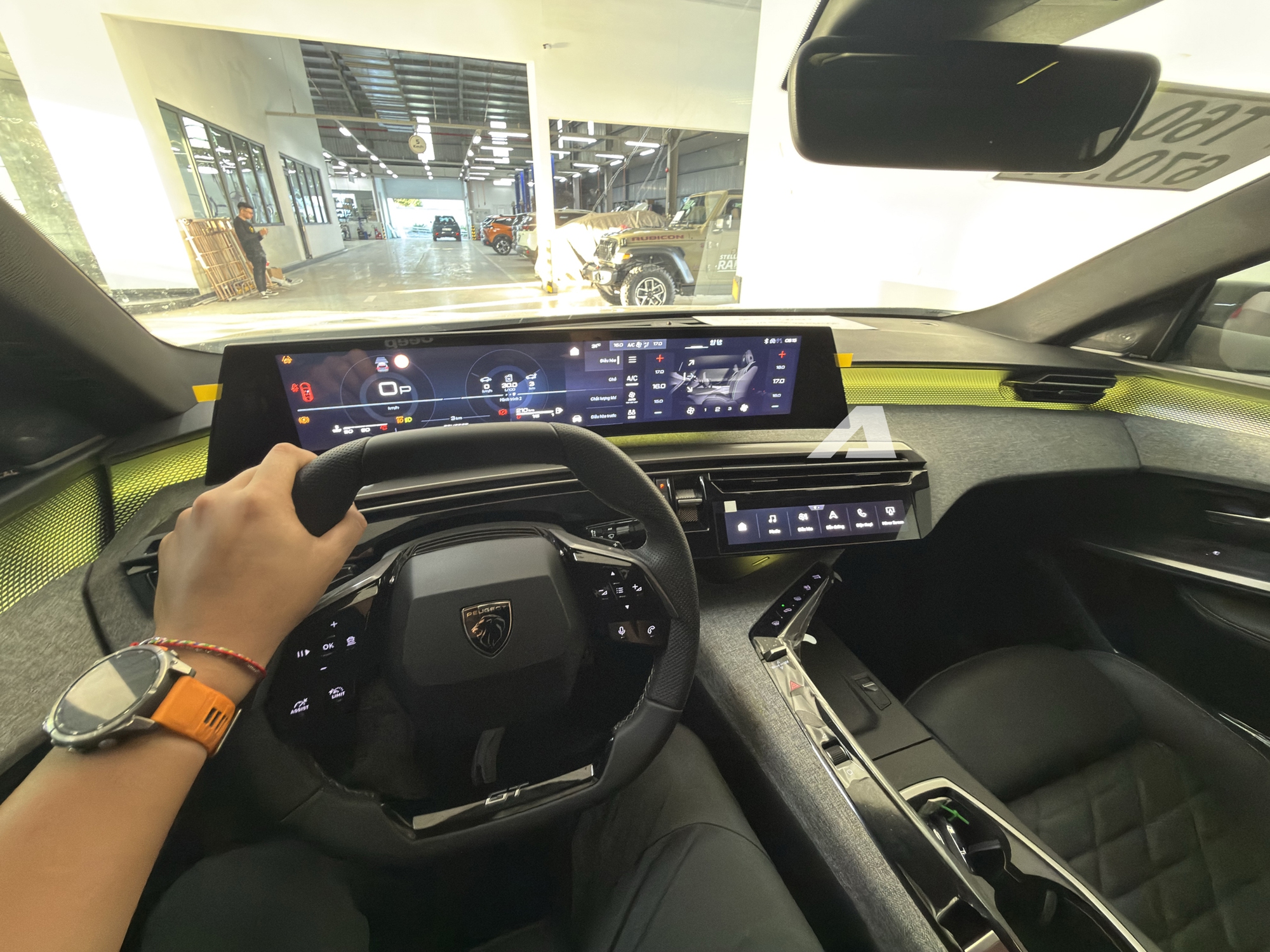 Ảnh thực tế Peugeot 3008 đời mới tại Việt Nam: Dáng coupe sành điệu, màn cong siêu dài, chờ giá để cạnh tranh CX-5, Tucson - Ảnh 5