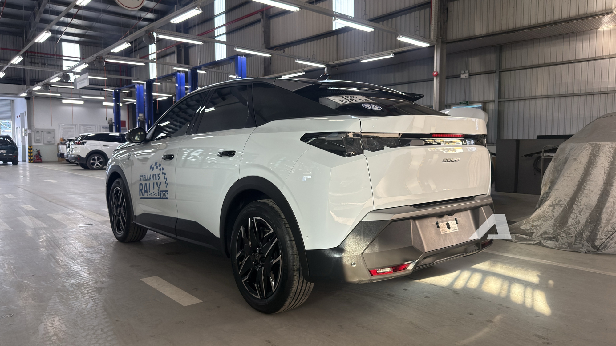 Ảnh thực tế Peugeot 3008 đời mới tại Việt Nam: Dáng coupe sành điệu, màn cong siêu dài, chờ giá để cạnh tranh CX-5, Tucson - Ảnh 4
