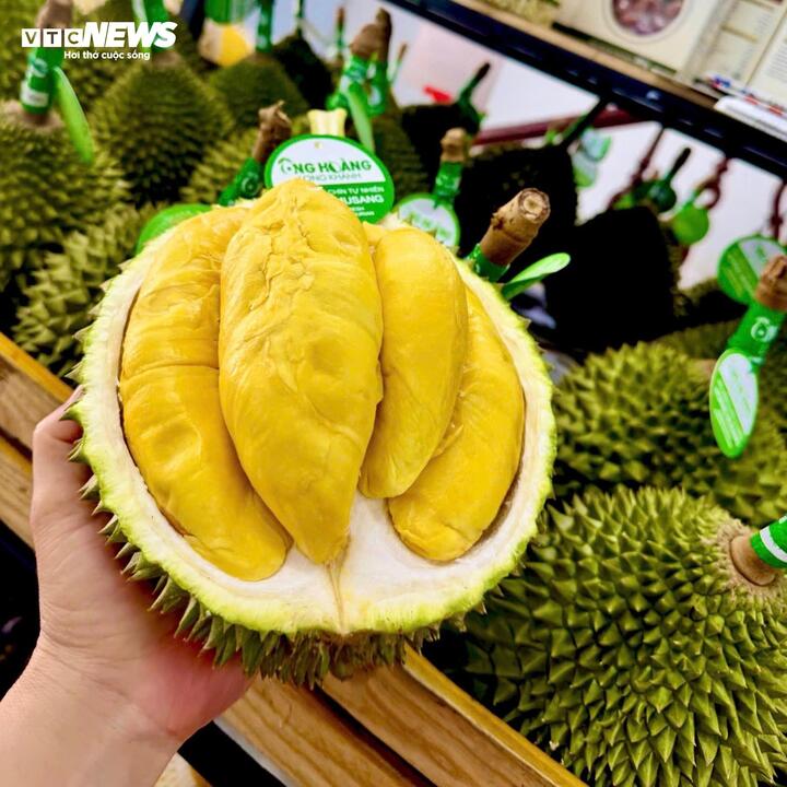 Sầu riêng 50.000 đồng/kg vẫn khó bán, loại nửa triệu đồng/kg lại ‘cháy hàng’ - Ảnh 5