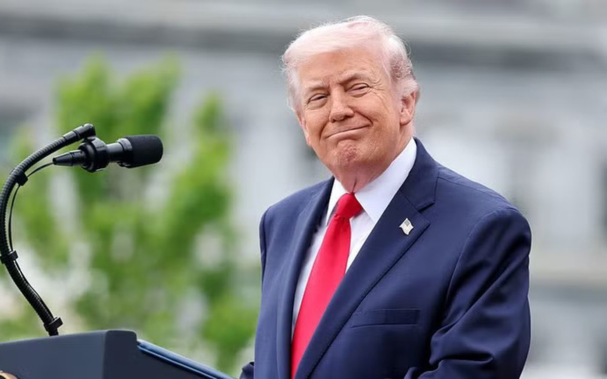 Tổng thống Trump: Hồ sơ UFO ‘rất thú vị’ sẽ sớm được công bố