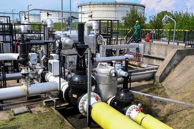 Khách 'ruột' của Moscow chuẩn bị mua 1 tỷ mét khối khí đốt từ nước láng giềng EU với giá tương đương của Nga - Ảnh 1