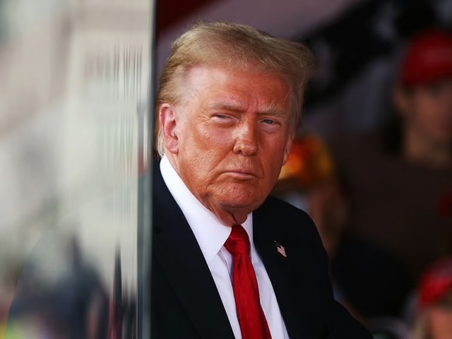 Ông Donald Trump công bố chiến dịch "hướng dẫn" tàu thuyền qua eo biển Hormuz - Ảnh 1