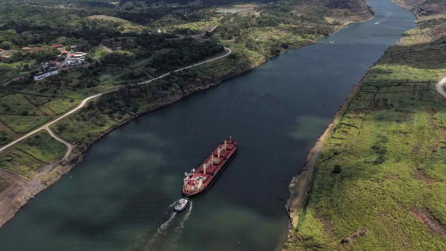 Eo biển Hormuz tê liệt, thế giới đổ dồn về một tuyến đường thủy mới: Gần 1,8 triệu thùng dầu băng qua mỗi ngày, tắc nghẽn cục bộ, trả giá đến 1 triệu USD cũng khó mà đi qua được - Ảnh 1