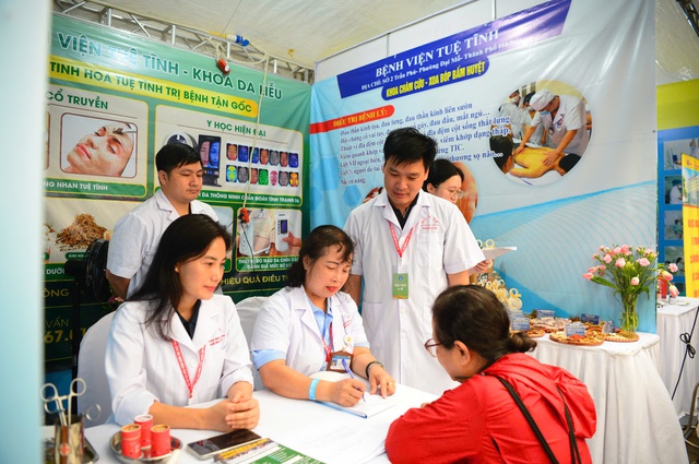 Tin rất vui: Toàn bộ người dân Việt Nam được khám sức khoẻ miễn phí, ai được ưu tiên, được khám những gì? - Ảnh 1