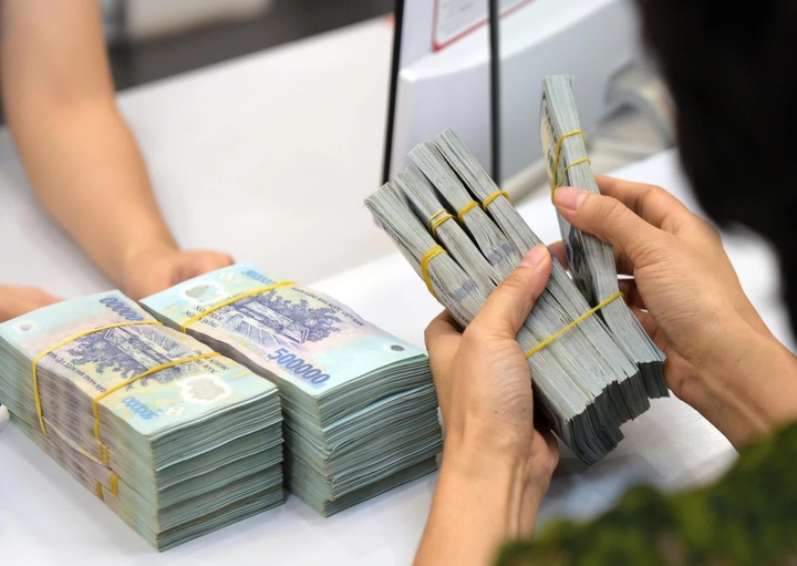 Lãi suất sắp tới có tiếp tục giảm? - Ảnh 1