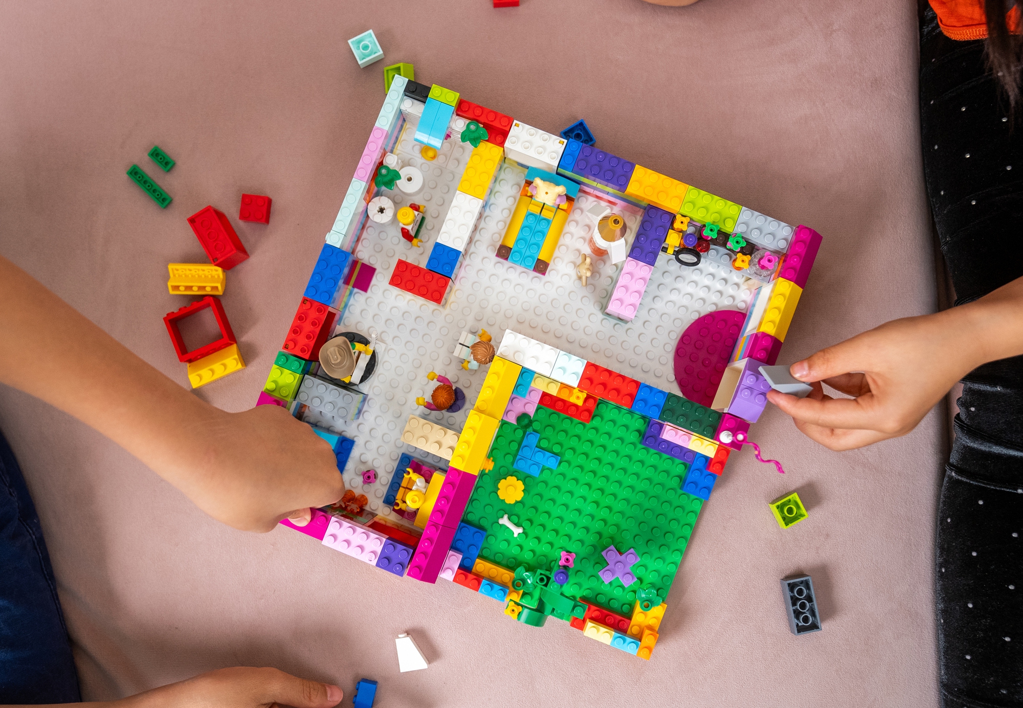 "Phá" bí mật của LEGO: Vì sao những khối hình vô tri nhỏ xíu này trở thành ước mơ của mọi đứa trẻ nhỏ và cả "đứa trẻ lớn"? - Ảnh 3