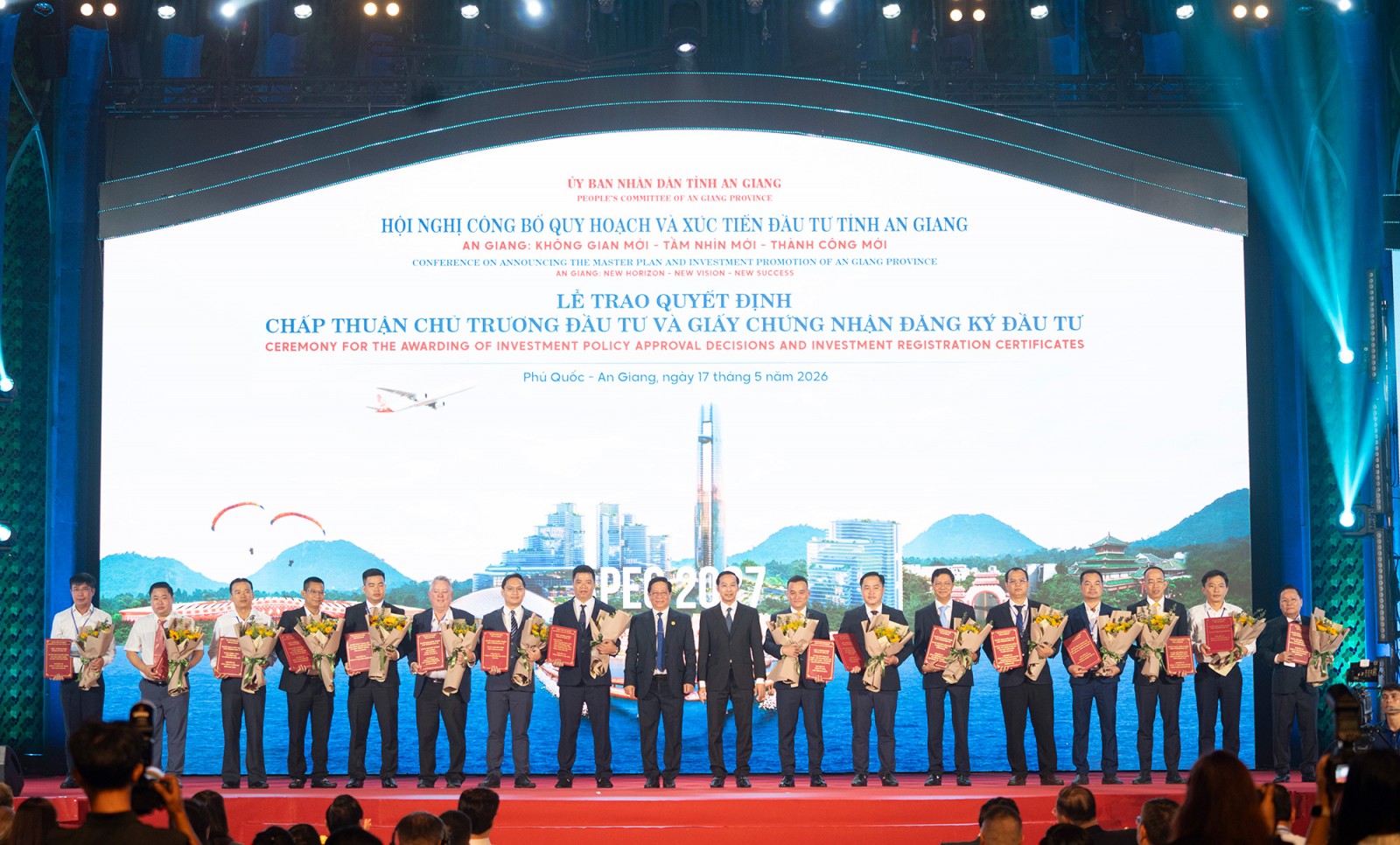 Thu hút gần 1.500.000 tỷ đồng vốn đầu tư, tỉnh có nhiều đặc khu nhất Việt Nam lên kế hoạch hiện thực hóa quy hoạch 'hiếm có', sẽ đăng cai 'siêu sự kiện' vào năm sau - Ảnh 1