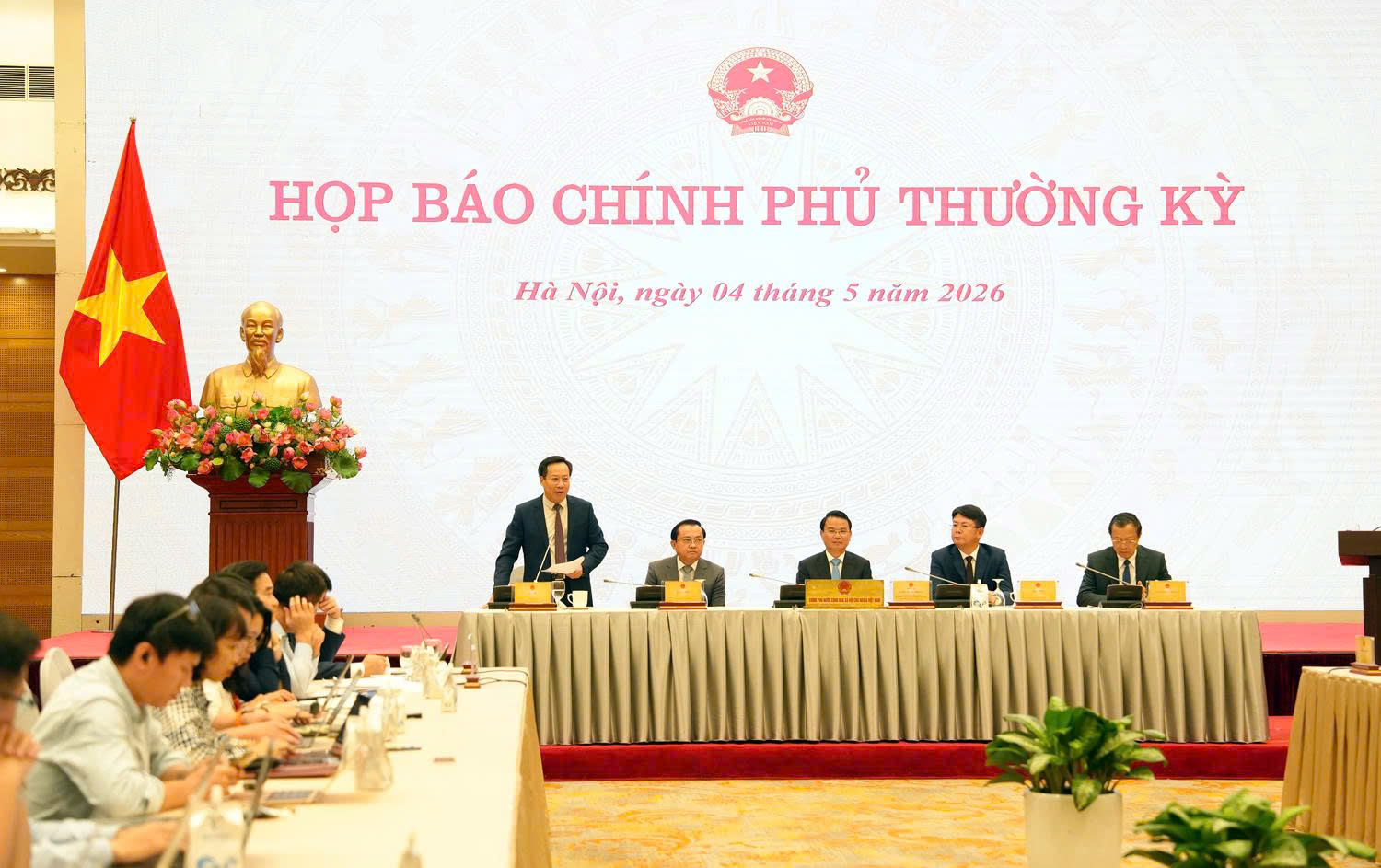 Lãnh đạo Bộ Y tế nói về thời điểm Bệnh viện Bạch Mai và Việt Đức cơ sở 2 đi vào hoạt động - Ảnh 1