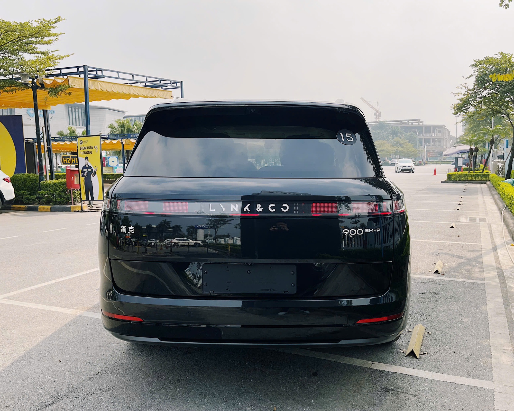 Lynk & Co 900 xuất hiện trên đường phố Việt Nam: Bỏ một chi tiết so với xe trưng bày, dễ là bản thương mại sắp bán ra thị trường - Ảnh 5