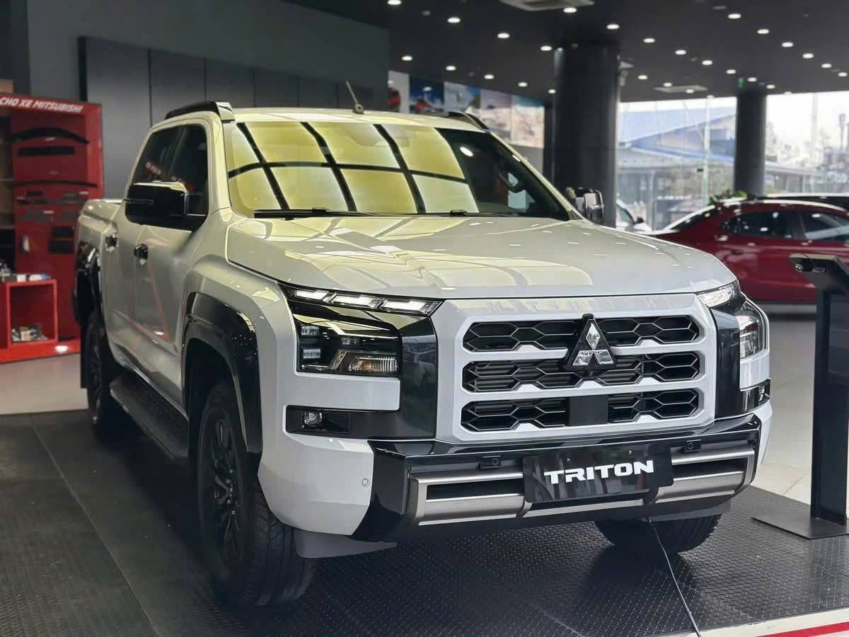 Mitsubishi Triton ‘dọn kho’ giảm giá tới 150 triệu đồng tại đại lý: Bản ‘full’ còn hơn 770 triệu, cạnh tranh Ranger Wildtrak - Ảnh 1