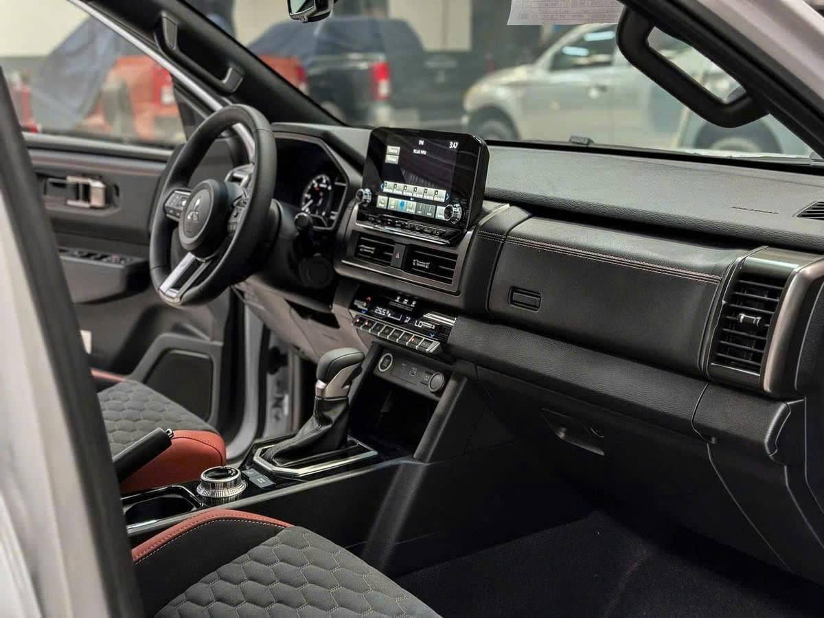 Mitsubishi Triton ‘dọn kho’ giảm giá tới 150 triệu đồng tại đại lý: Bản ‘full’ còn hơn 770 triệu, cạnh tranh Ranger Wildtrak - Ảnh 5