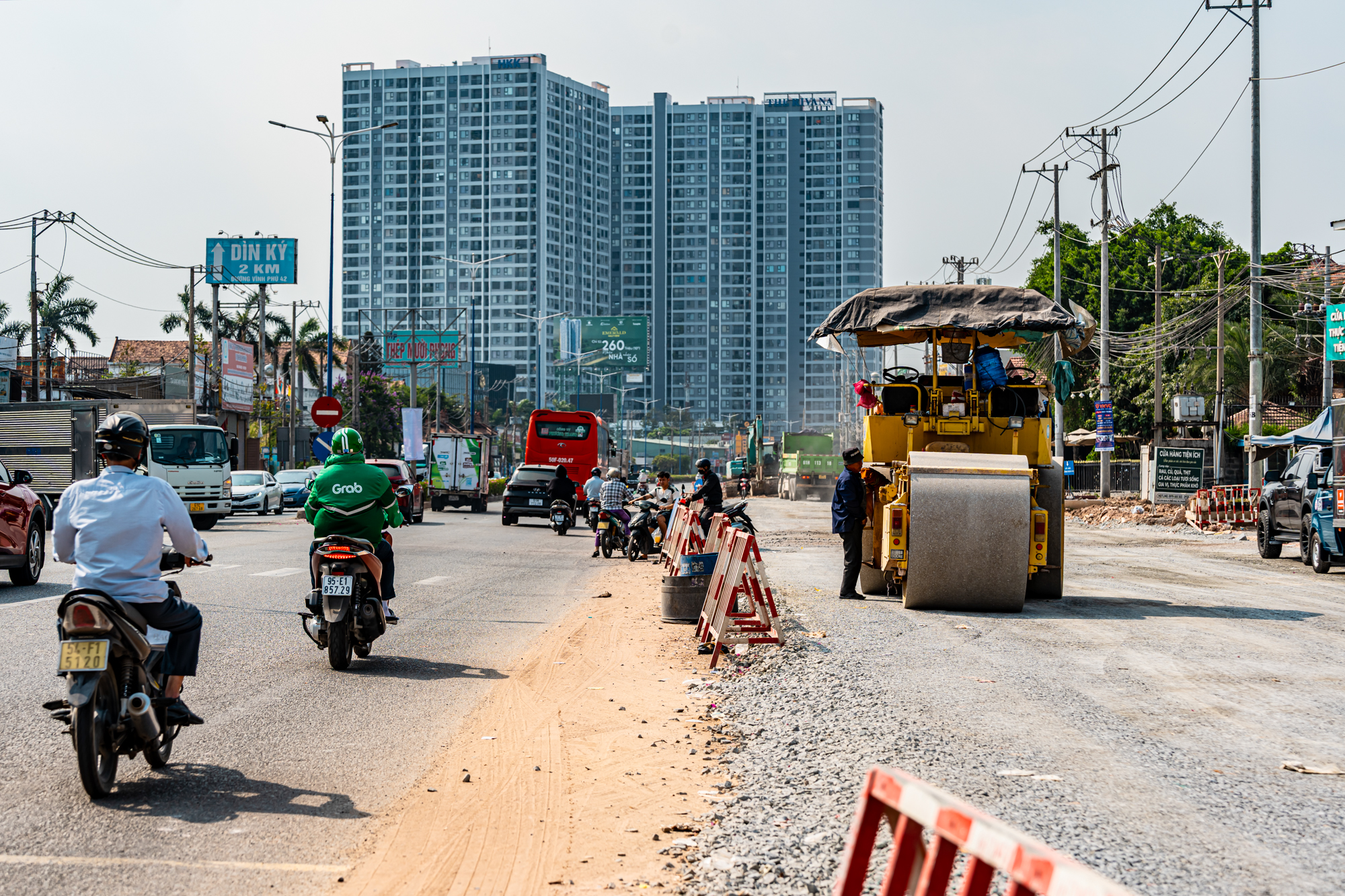 Toàn cảnh đoạn đường đang được đầu tư hơn 6.000 tỷ để mở rộng lên 8 làn xe, tạo cơ hội tiếp cận căn hộ dưới 2 tỷ đồng ở cửa ngõ TP.HCM - Ảnh 2