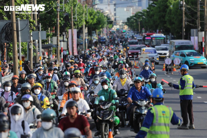 TP.HCM tăng tốc giải bài toán kẹt xe ở ngã tư Hàng Xanh - Ảnh 4