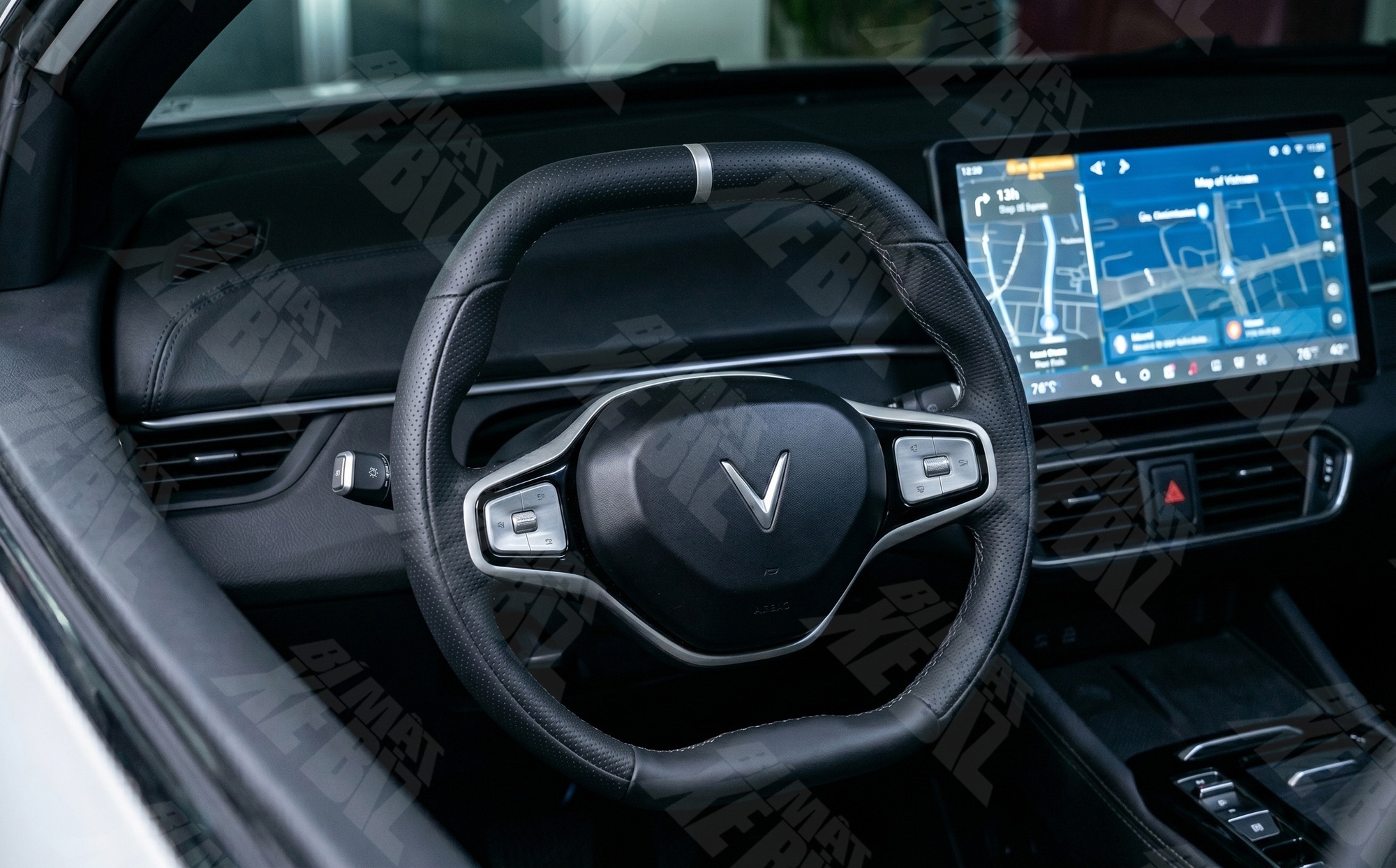 Lộ xe lạ trông như VinFast VF 5 mới: Đuôi khác biệt, vô-lăng vát 2 đáy thể thao, màn hình lớn hơn hẳn - Ảnh 5