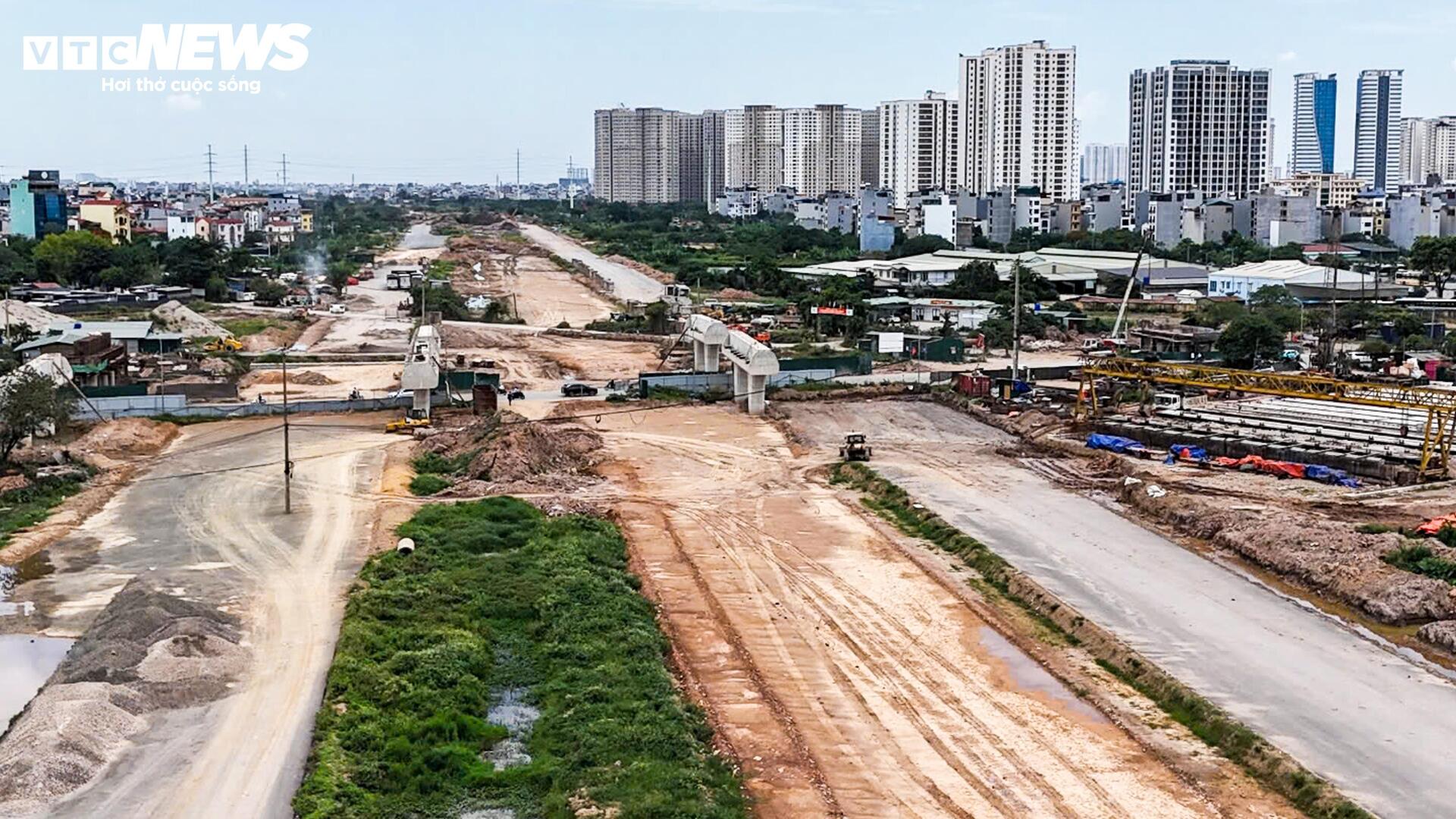 Loạt trụ cầu vượt dần thành hình tại nút giao Vành đai 4 - Quốc lộ 6 - Ảnh 12