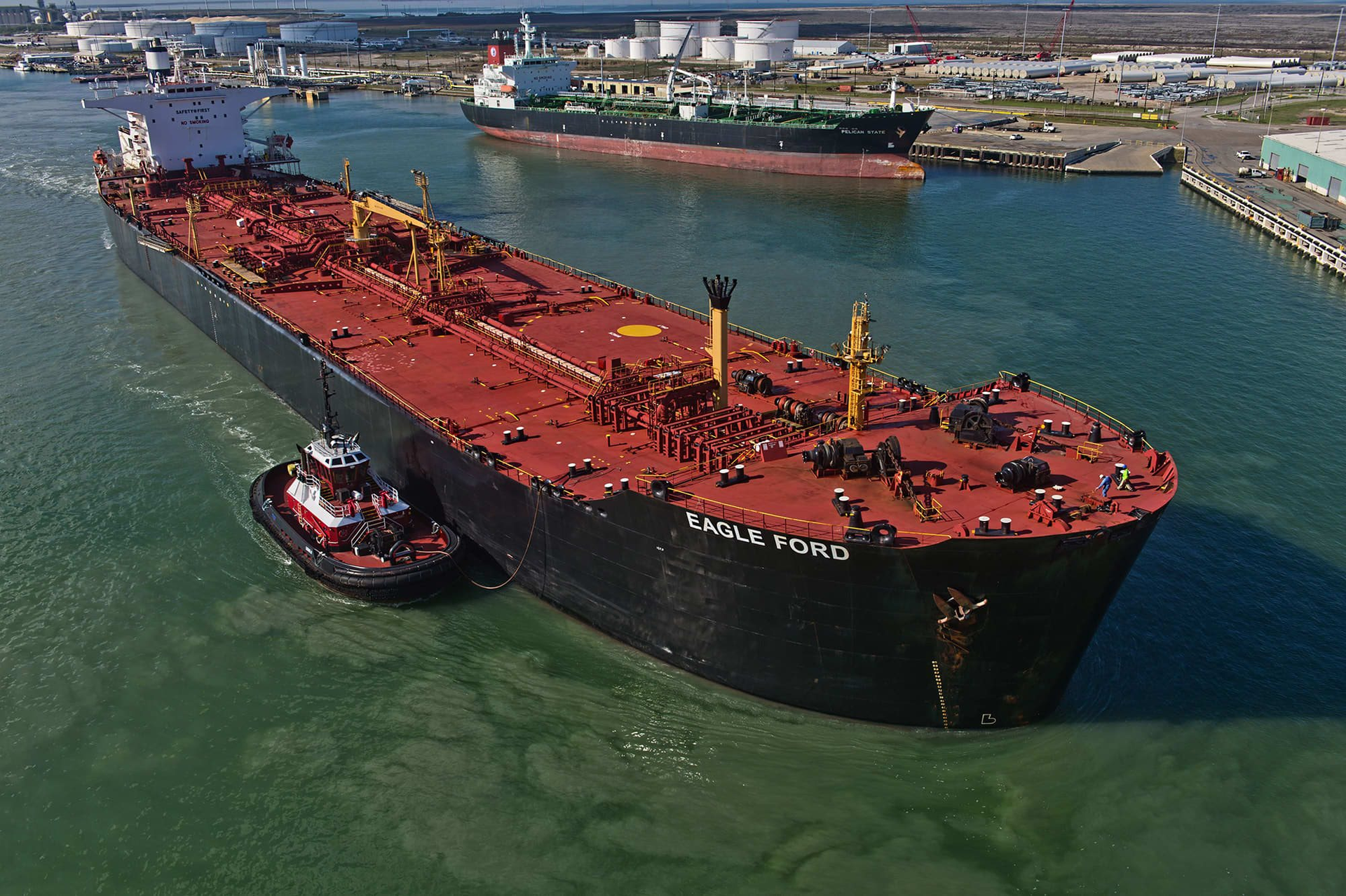 Sau 9 tuần xung đột với Iran, Mỹ bán được hơn 250 triệu thùng dầu, giành 'ngôi vương' từ tay nước đồng minh - Ảnh 1