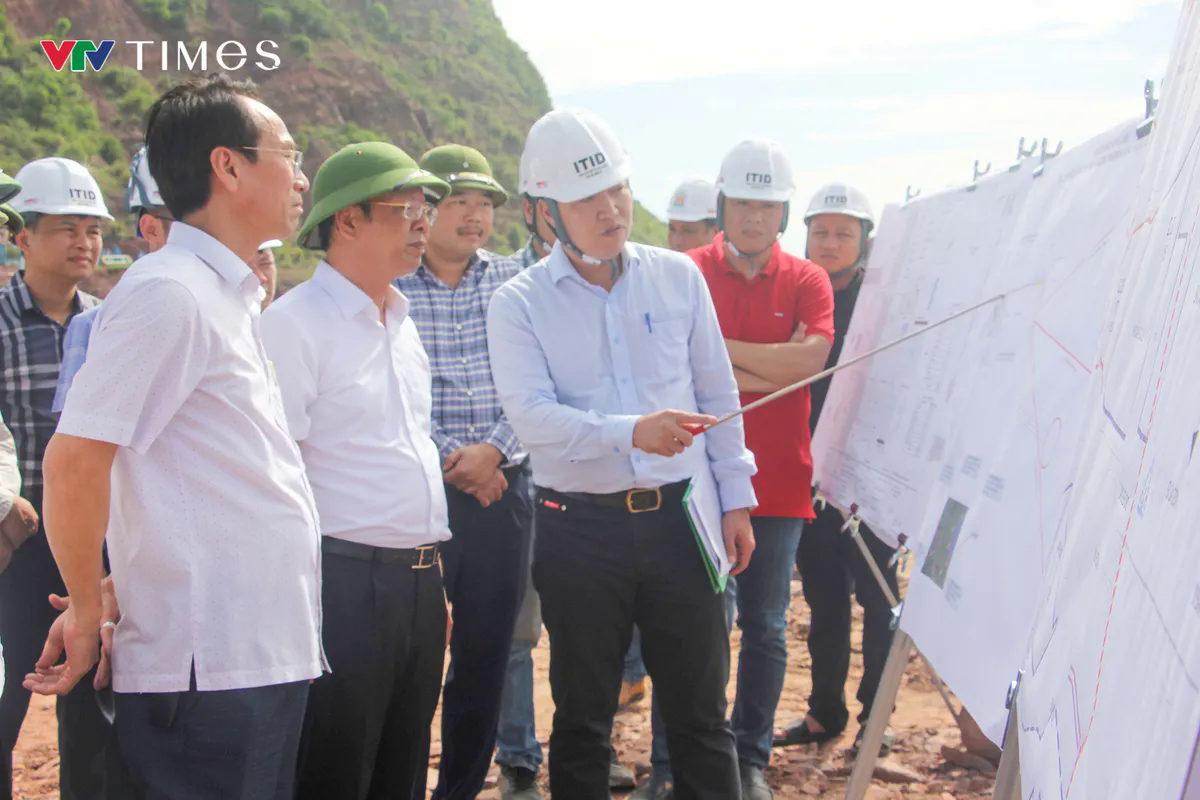 Nghệ An: Tháo gỡ vướng mắc dự án đầu tư xây dựng và kinh doanh cảng nước sâu Cửa Lò 7.400 tỷ đồng - Ảnh 2