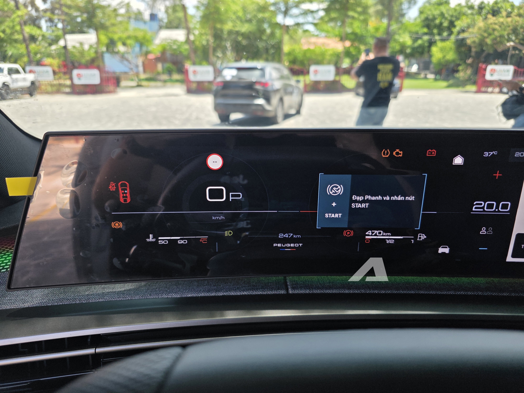 Ảnh thực tế Peugeot 3008 đời mới tại Việt Nam: Dáng coupe sành điệu, màn cong siêu dài, chờ giá để cạnh tranh CX-5, Tucson - Ảnh 14