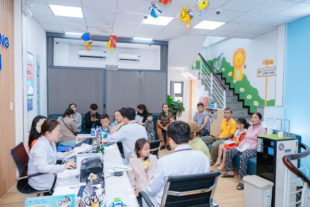 Chủ động “đi trước một bước” bảo vệ trẻ trong bối cảnh “dịch chồng dịch” - Ảnh 1