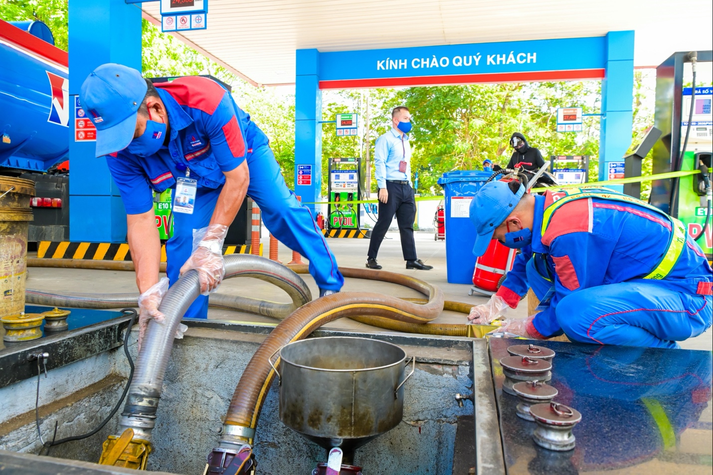 Gần 1.000 Cửa hàng xăng dầu PVOIL đã sẵn sàng kinh doanh xăng E10 - Ảnh 1