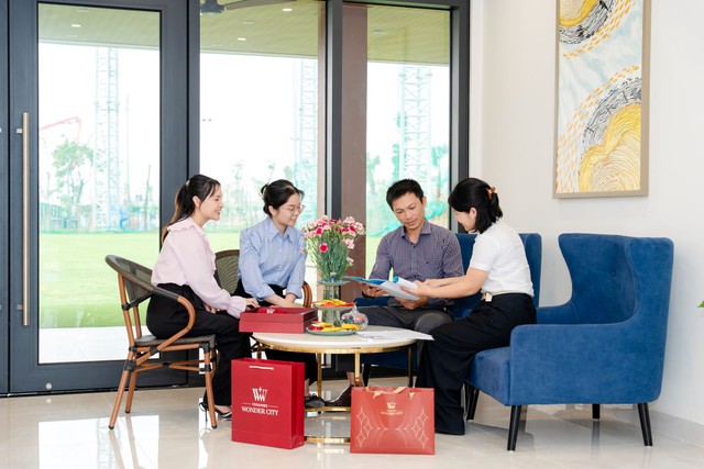Loạt thương hiệu đình đám đổ bộ Vincom Plaza Đan Phượng, nhà phố Vinhomes Wonder City hưởng lợi lớn - Ảnh 1