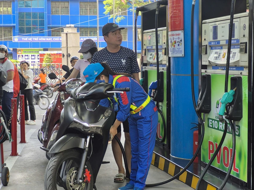 Bộ Công Thương: Hầu hết xe ở Việt Nam đều dùng được xăng E10, số ít không tương thích đã có E5 - Ảnh 1