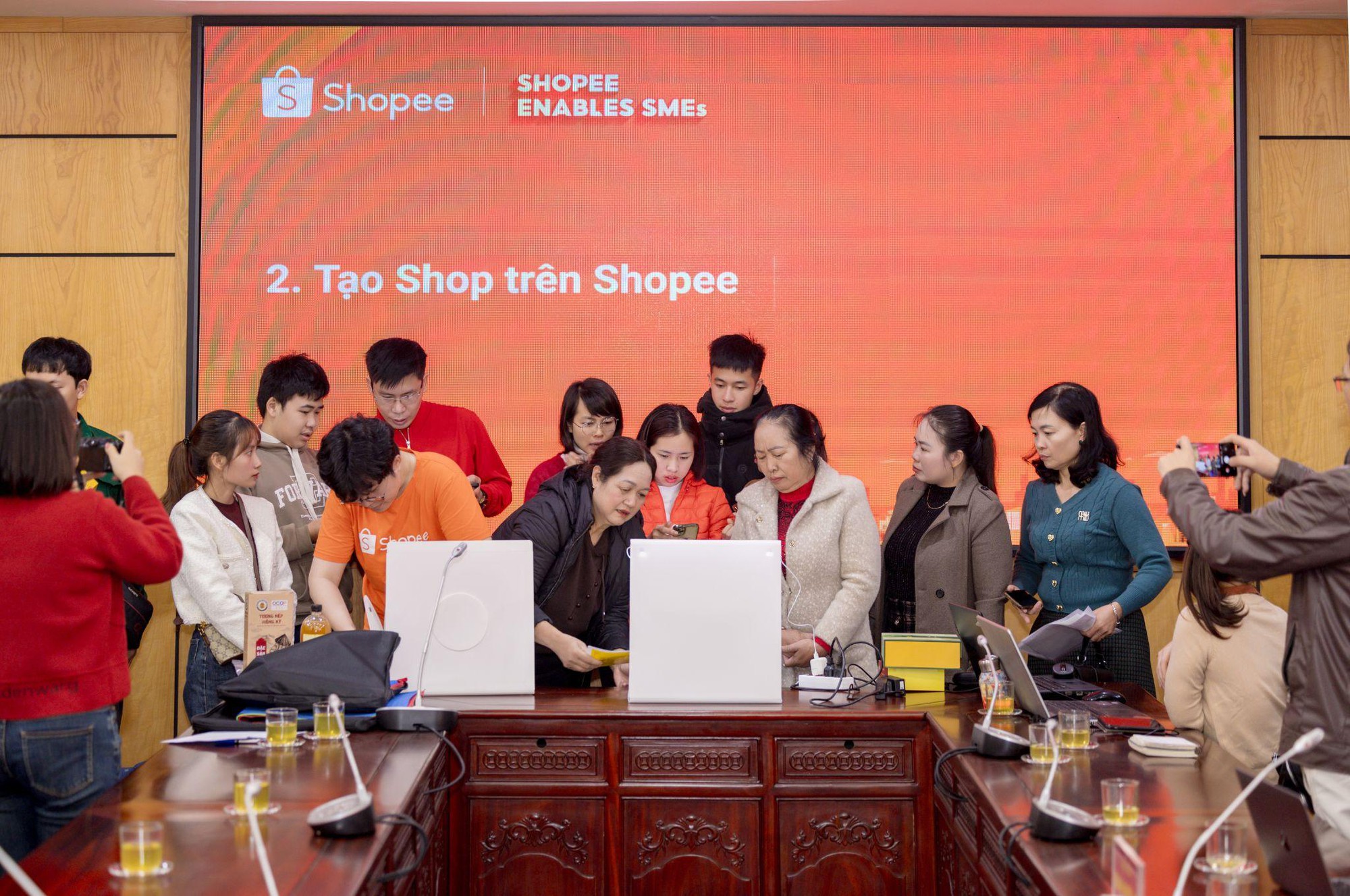 Điều Shopee muốn thị trường nhìn thấy, không chỉ là phí - Ảnh 2
