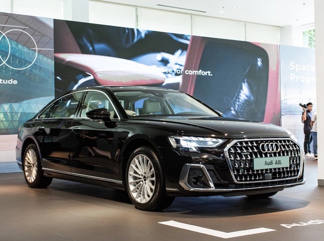 Loạt xe Audi giảm giá, nhiều nhất 300 triệu đồng tại Việt Nam: Q2 rẻ nhất còn hơn 1,46 tỷ, Q6 e-tron mới nhất cũng được giảm sâu - Ảnh 6
