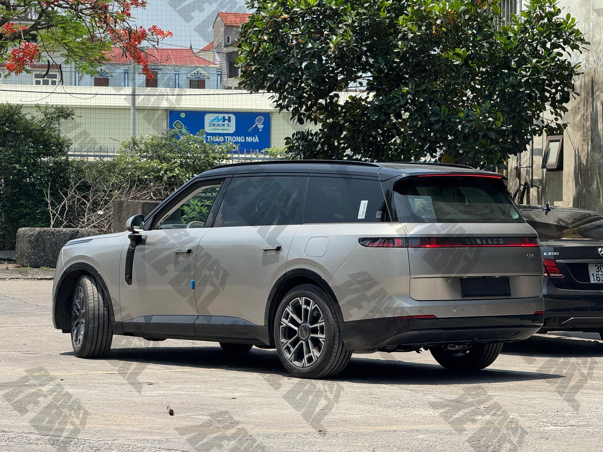 Lynk & Co 900 xuất hiện trên đường phố Việt Nam: Bỏ một chi tiết so với xe trưng bày, dễ là bản thương mại sắp bán ra thị trường - Ảnh 3